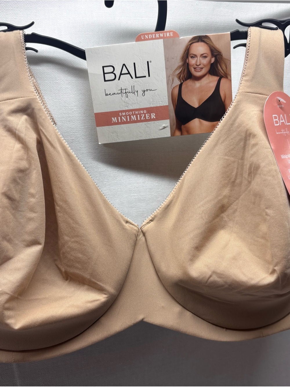 Bali Smoothing Minimizer Underwire Bra - Nude